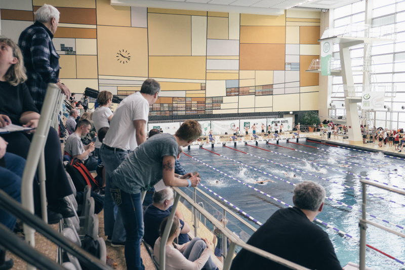 Swim Race Days Schwimmwettkampf im Südbad Dortmund Tribüne